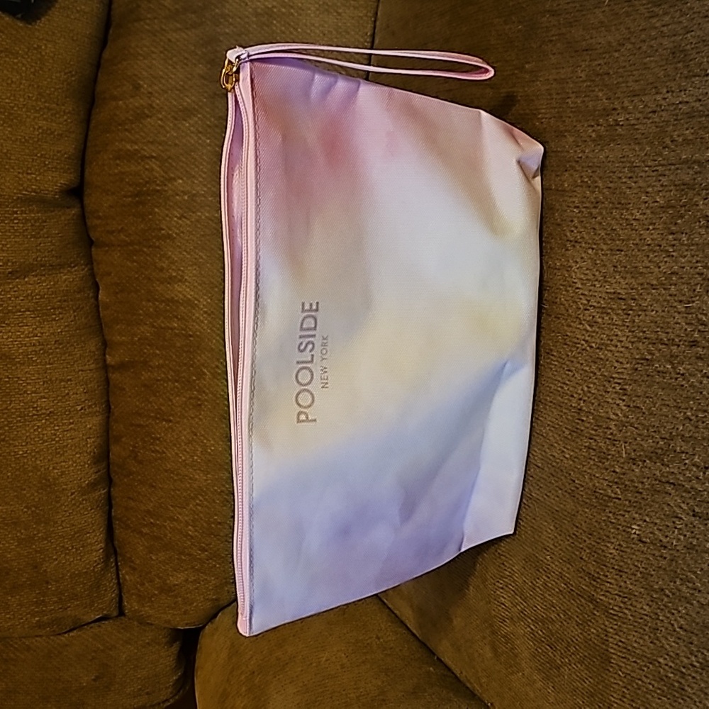 NWT Poolside New York Water Resistant Bag with Wrislet Strap